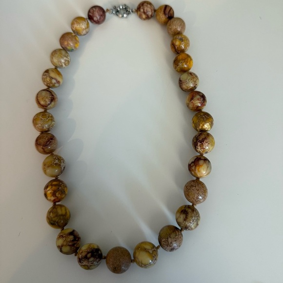 Jewelry - Elegant Brown and Gold Beaded Necklace